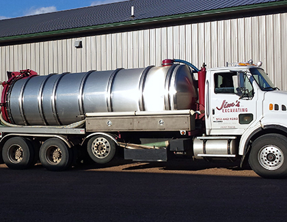 septic pumping truck